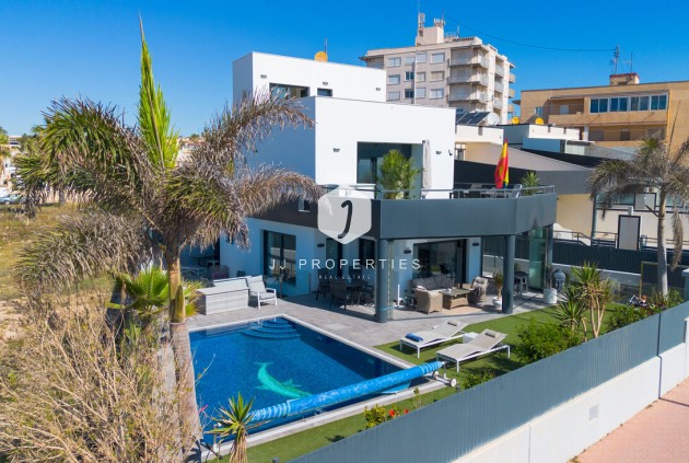 Villa - Aus zweiter Hand - Torrevieja -
                Rosaleda