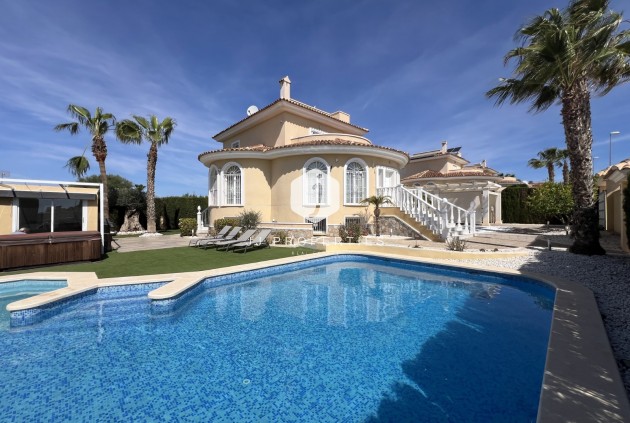 Villa - D'occasion - Ciudad Quesada -
                Costa Blanca