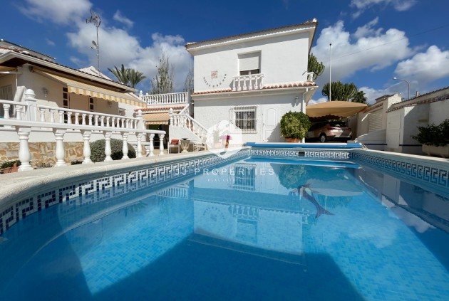 Villa - D'occasion - Ciudad Quesada -
                Costa Blanca
