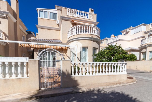 Villa - D'occasion -
            Orihuela Costa - C-31001