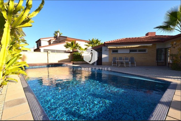 Villa - D'occasion - Orihuela Costa -
                La Zenia