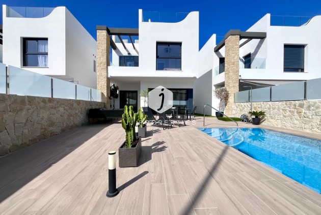 Villa - D'occasion - Punta Prima -
                Costa Blanca
