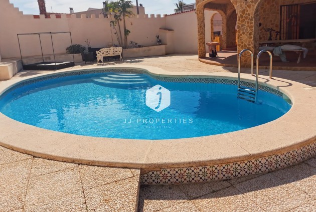 Villa - D'occasion -
            Torrevieja - C-95527