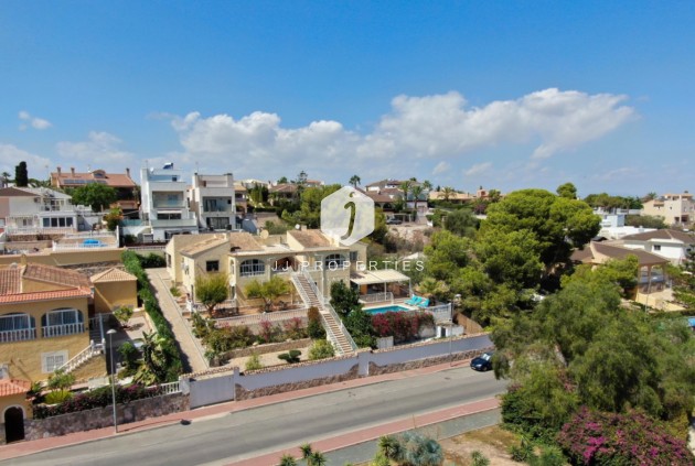 Villa - D'occasion - Torrevieja -
                Costa Blanca