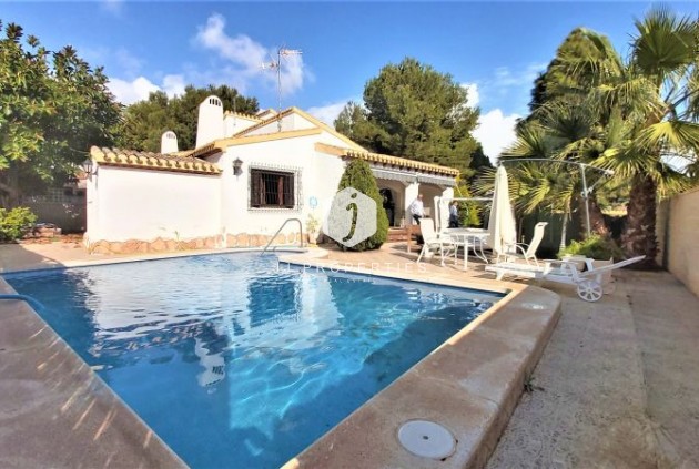 Villa - D'occasion - Torrevieja -
                Costa Blanca