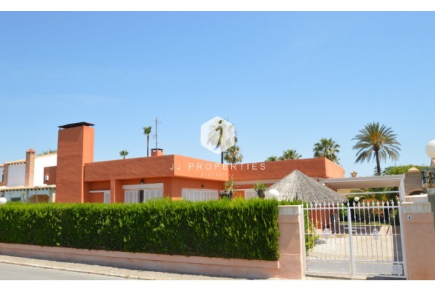 Villa - D'occasion - Torrevieja -
                Costa Blanca