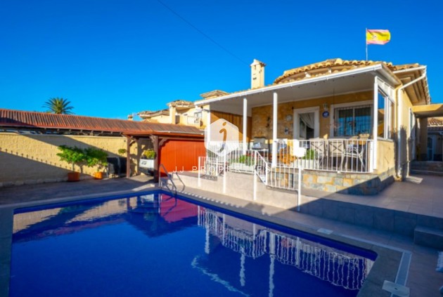 Villa - D'occasion - Torrevieja -
                Costa Blanca