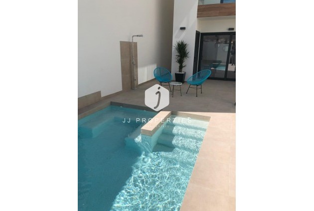 Villa - Resale - Benijofar -
                Pueblo 4