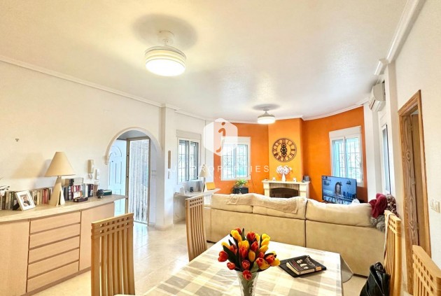 Villa - Resale - Bigastro -
                Comunidad Valenciana