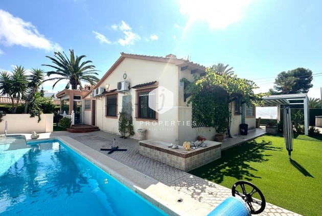 Villa - Resale -
            Cabo Roig - C-43211