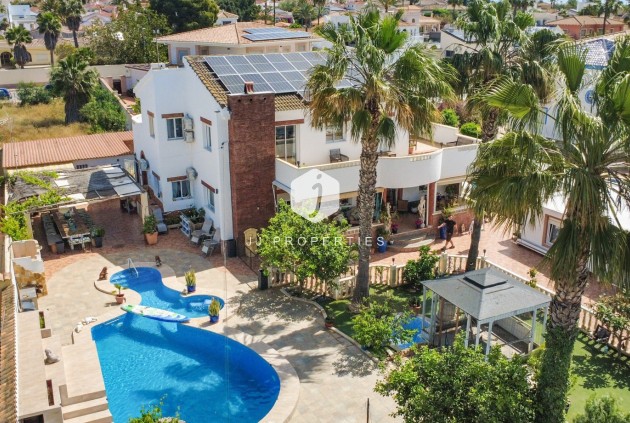 Villa - Resale - Ciudad Quesada -
                Costa Blanca