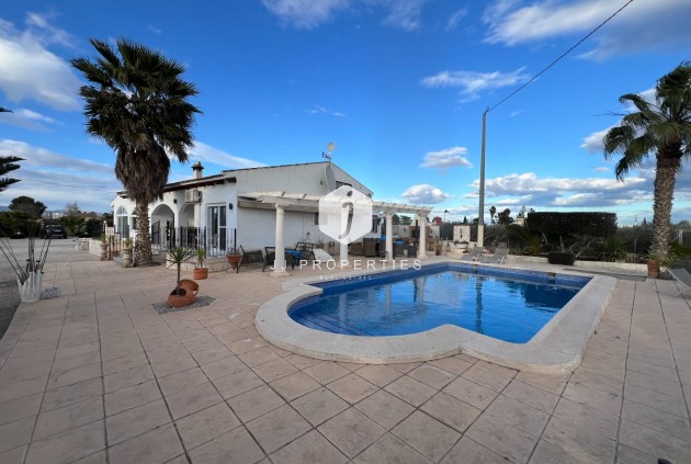 Villa - Resale - Dolores -
                Comunidad Valenciana