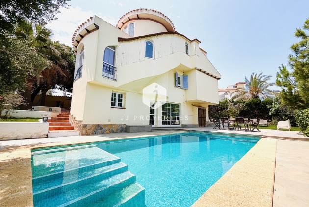 Villa - Resale - La Zenia -
                Costa Blanca