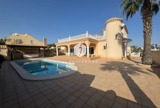 Villa - Resale -
            Orihuela Costa - C-72901