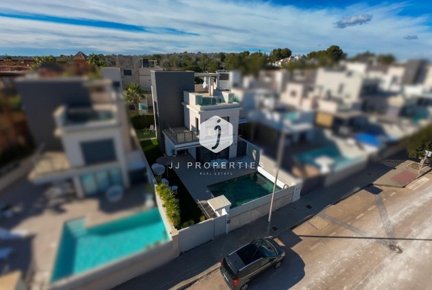 Villa - Resale - San Miguel de Salinas -
                Bellavista