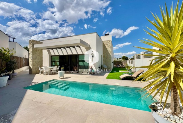 Villa - Resale - San Miguel de Salinas -
                Blue Lagoon - Galán