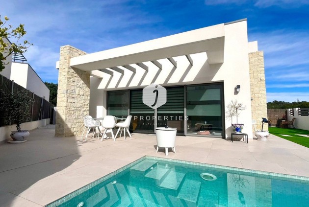 Villa - Resale - San Miguel de Salinas -
                Urbanizacion Blue Lagoon