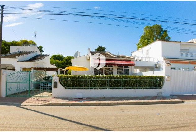 Villa - Resale -
            Torrevieja - C-32303