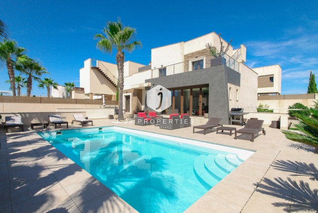 Villa - Resale - Torrevieja -
                Costa Blanca