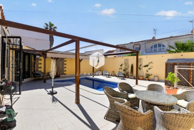Villa - Resale - Torrevieja -
                Costa Blanca
