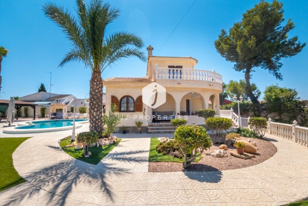 Villa - Resale - Torrevieja -
                El chaparral