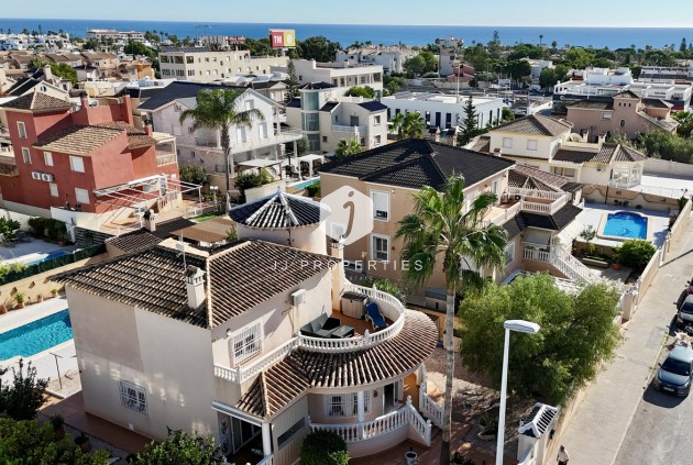 Villa - Segunda mano - La Zenia -
                Costa Blanca