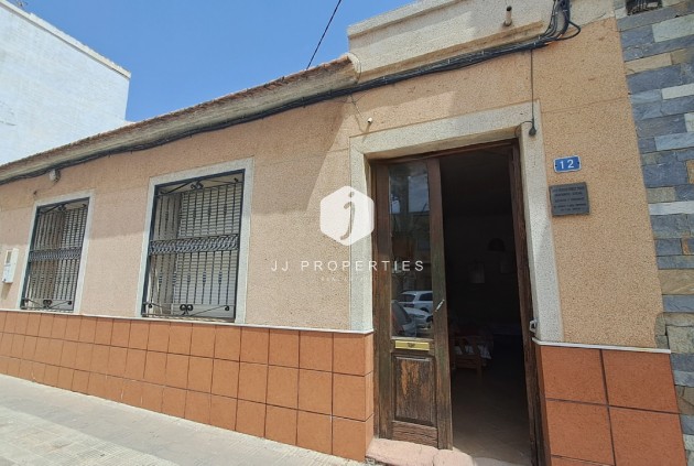 Villa - Segunda mano -
            Los Montesinos - C-46427