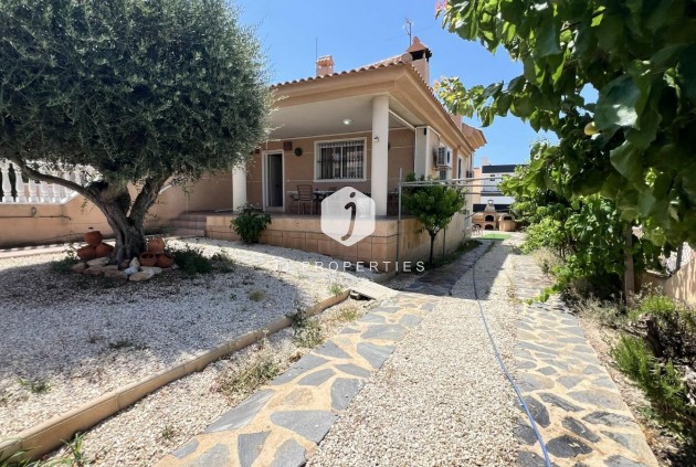 Villa - Segunda mano - Torrevieja -
                aguas nuevas