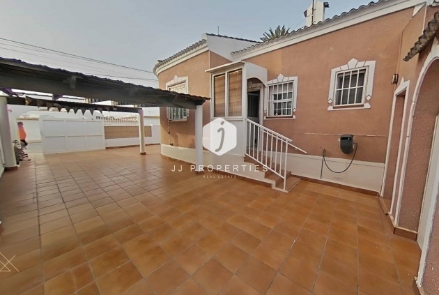 Villa - Segunda mano -
            Torrevieja - C-96523