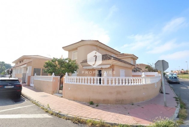 Villa - Segunda mano - Torrevieja -
                Costa Blanca