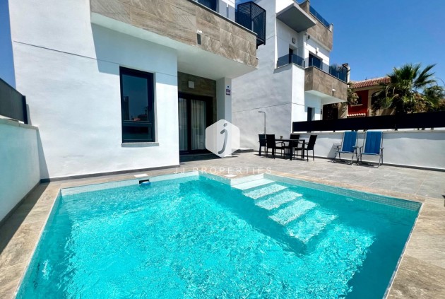 Villa - Segunda mano - Torrevieja -
                Torretas