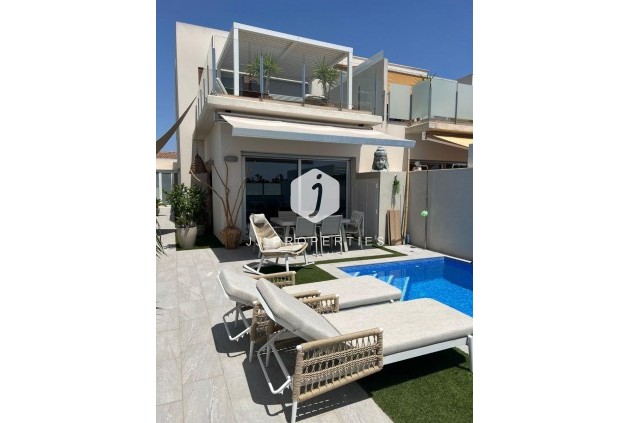 Villa - Tweedehands - Daya Vieja -
                Costa Blanca