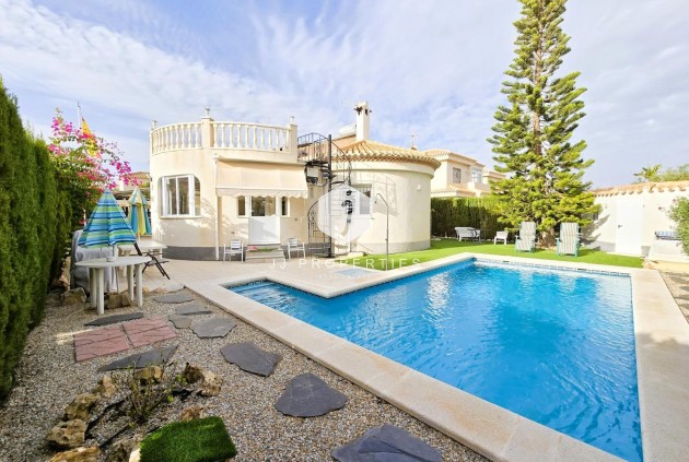 Villa - Tweedehands -
            Orihuela Costa - C-48940