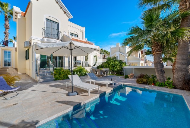 Villa - Tweedehands - Orihuela Costa -
                Costa Blanca