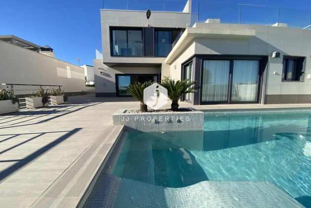 Villa - Tweedehands - San Miguel de Salinas -
                Inland