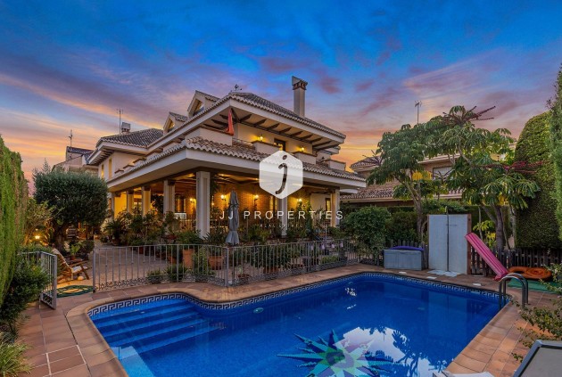 Villa - Tweedehands -
            Torrevieja - C-35049