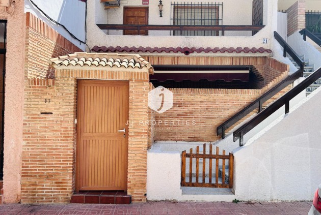 Villa - Tweedehands - Torrevieja -
                Costa Blanca