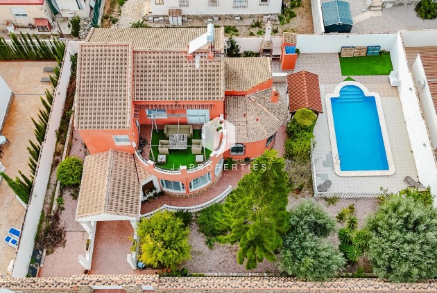 Villa - Tweedehands - Torrevieja -
                Costa Blanca