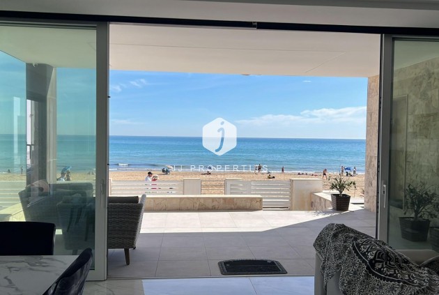 Villa - Tweedehands - Torrevieja -
                La Mata