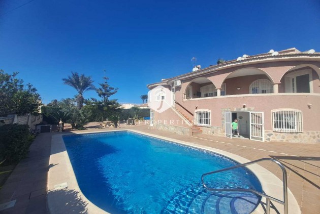 Villa - Z drugiej ręki - Ciudad Quesada -
                Costa Blanca