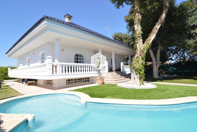 Villa - Z drugiej ręki -
            Torrevieja - C-28792