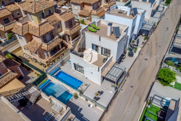 Villa - Z drugiej ręki - Torrevieja -
                Costa Blanca