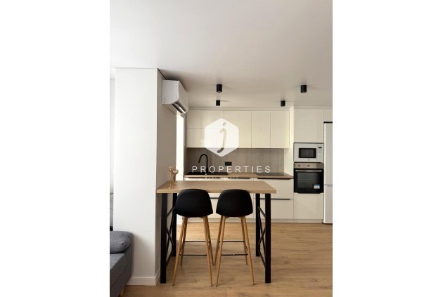 Wohnung - Aus zweiter Hand -
            Torrevieja - C-81883