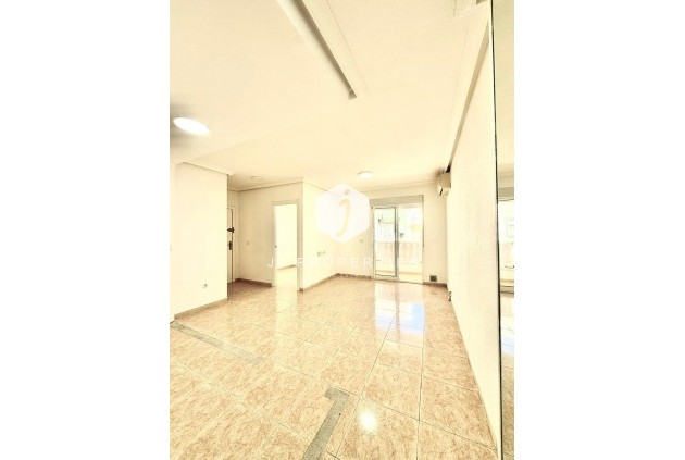 Wohnung - Aus zweiter Hand - Torrevieja -
                Centro