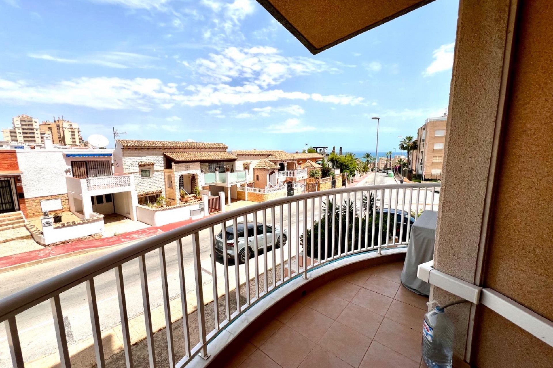 Wynajem długoterminowy - Mieszkanie w bloku -
Torrevieja - Cabo cervera