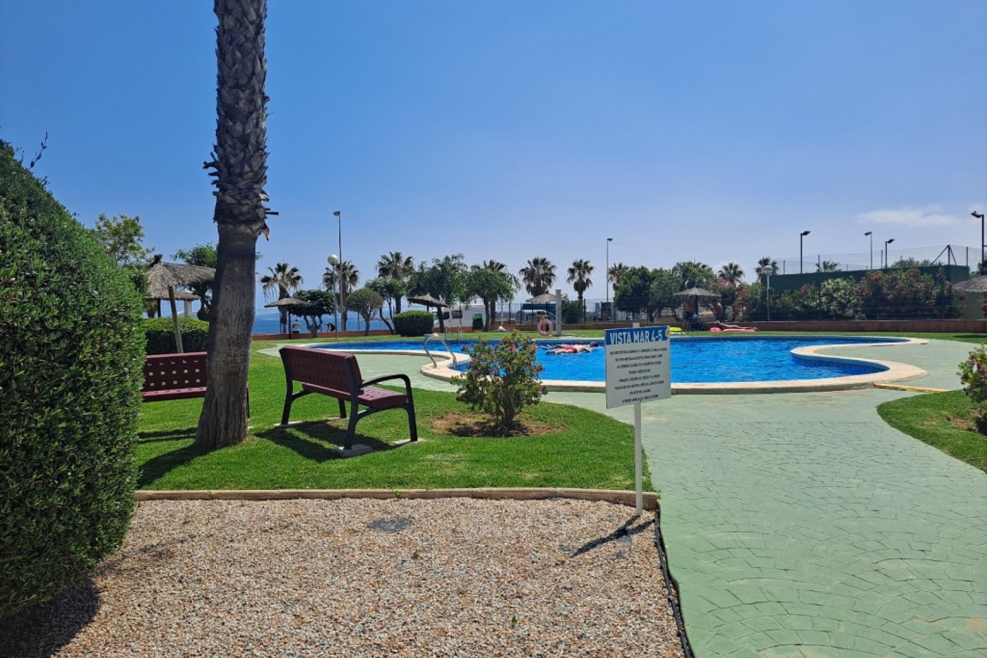 Z drugiej ręki - Bungalow -
Dehesa de Campoamor - Costa Blanca