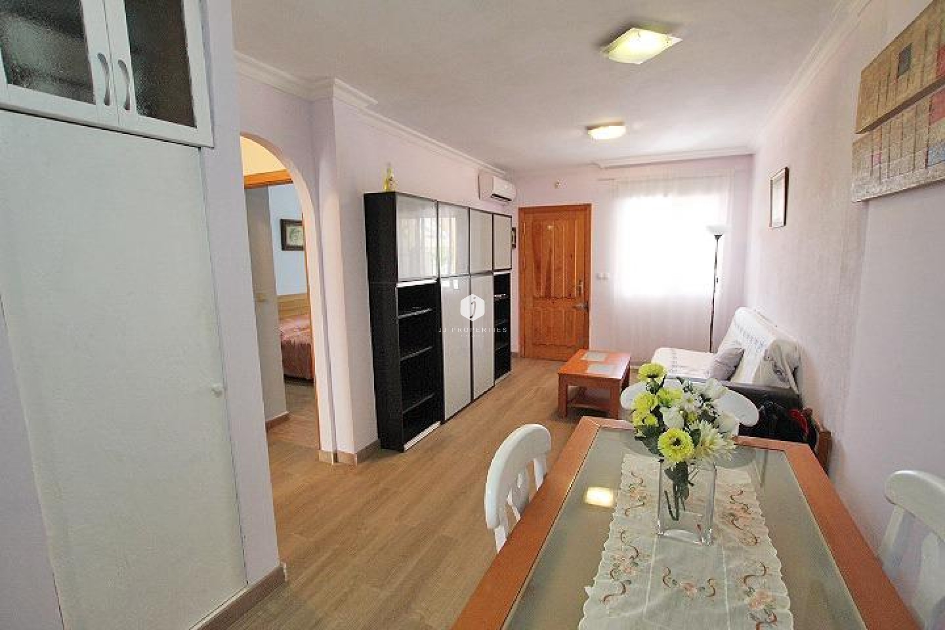 Z drugiej ręki - Bungalow -
Guardamar del Segura - 03140