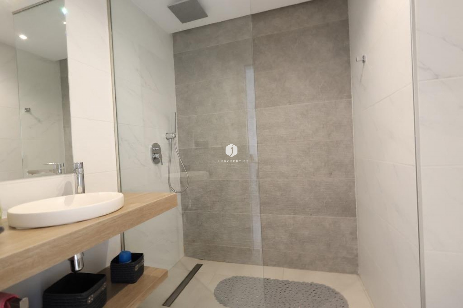 Z drugiej ręki - Bungalow -
Guardamar del Segura - Costa Blanca
