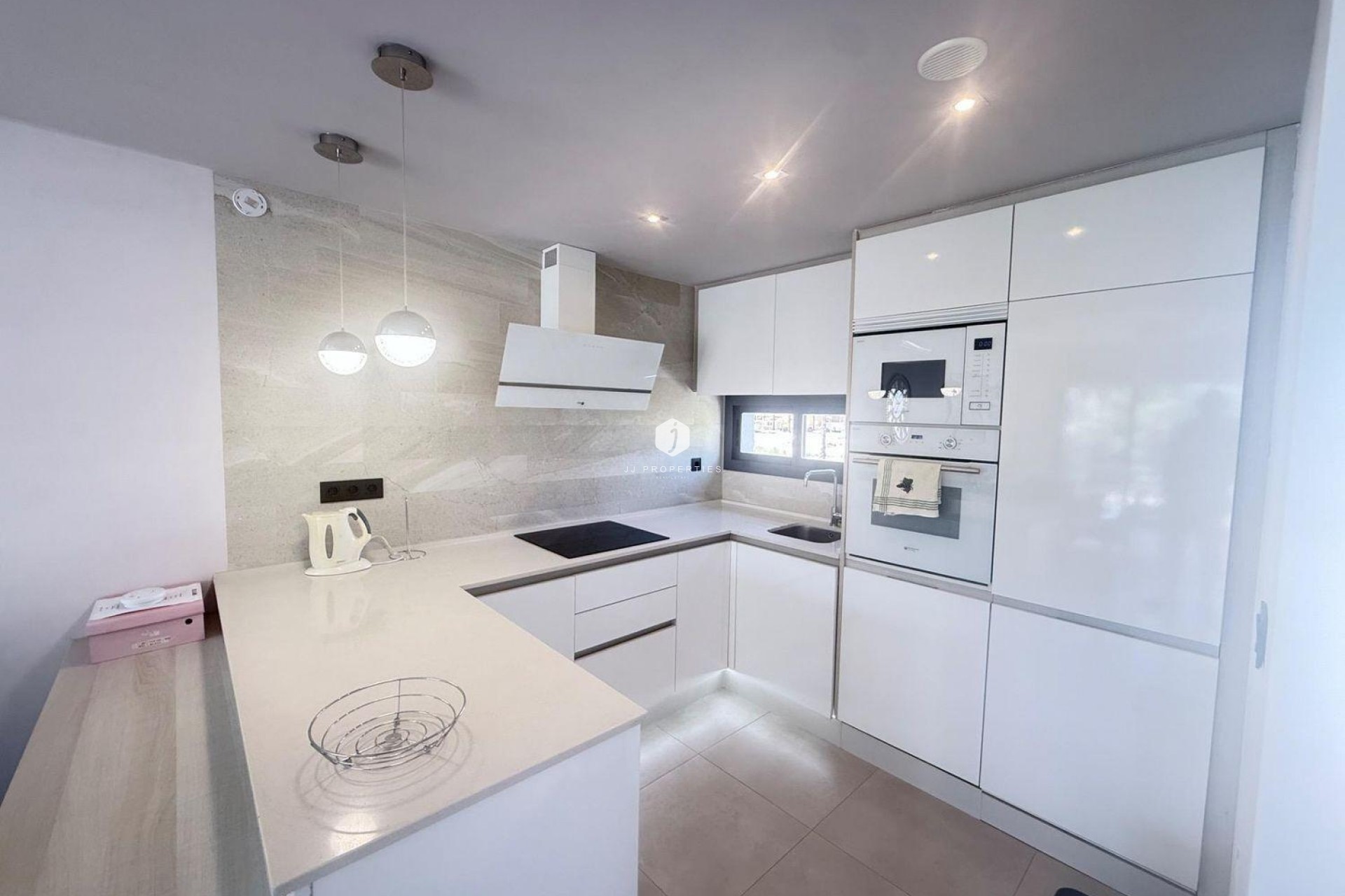 Z drugiej ręki - Bungalow -
Guardamar del Segura - Oasis Beach