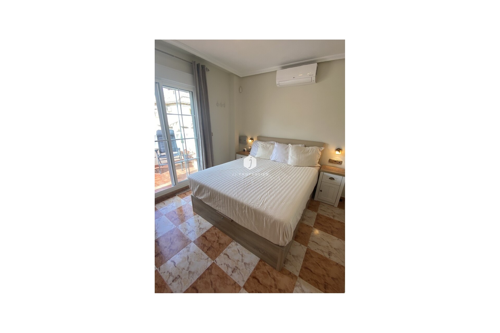 Z drugiej ręki - Bungalow -
Lomas de Caboroig - Costa Blanca